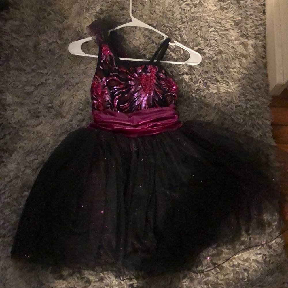 DANCE COSTUME!